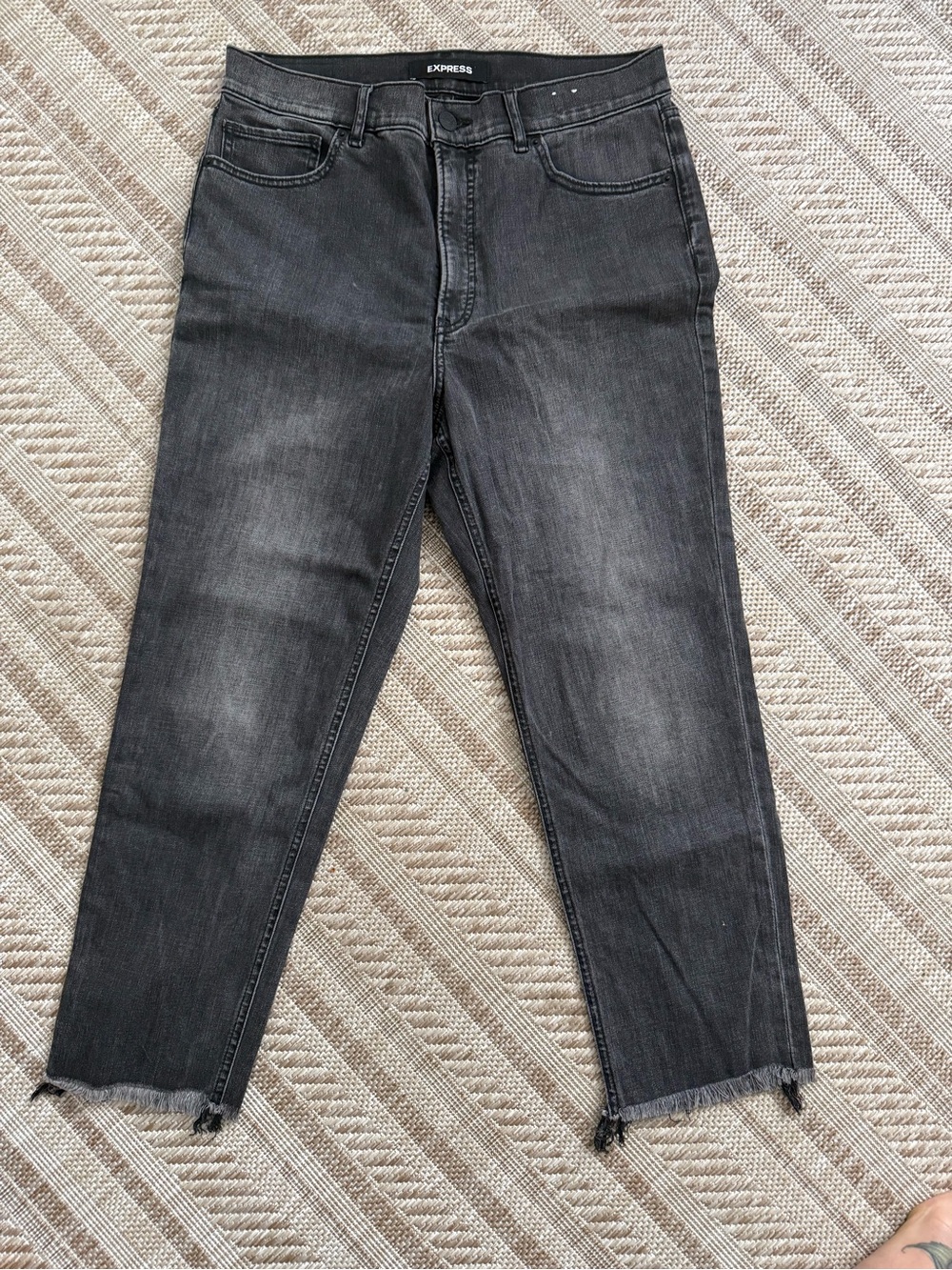 Express Women's Black Frayed-Hem Mom Jean - Picture 3 of 5